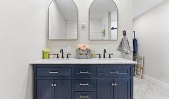 121 RIPLEY Ave, Adairsville, GA 30103