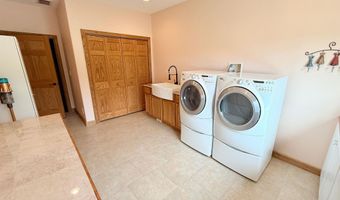 20 Mulberry Ln, Babbitt, MN 55731