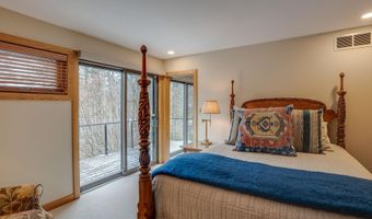 6 Williamsburg Ln, Bedford, NH 03110