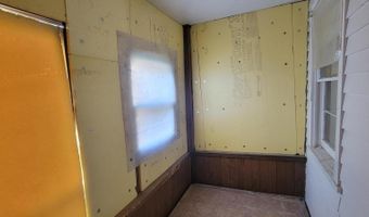 818 NE 3rd Ave, Aberdeen, SD 57401