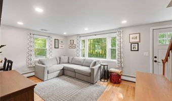 103 Everglade Ave, Warwick, RI 02886