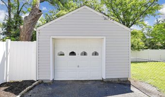 142 N Kellner Rd, Columbus, OH 43209