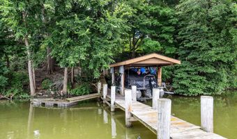 140 RIVER Dr, Appleton, WI 54915