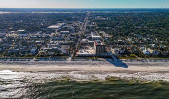 128 SEMINOLE Rd 11, Atlantic Beach, FL 32233