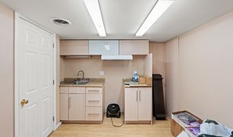 497 S Main St, Andover, MA 01810