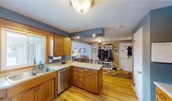 824 Minnie Maddern St, Albert Lea, MN 56007