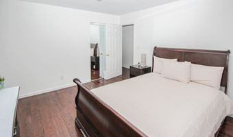 40 Grove Pl, Danbury, CT 06810