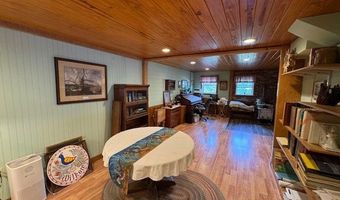 827 Wolf Creek Ln, Appomattox, VA 24522