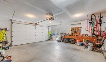 11462 Four Seasons Dr, Batesville, IN 47006