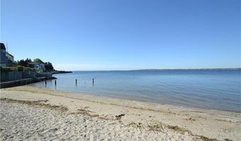 17 Mosher Dr, Barrington, RI 02806