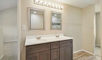 924 Manor Mall, Ardmore, OK 73401