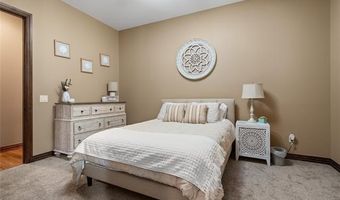 579 Chateau Bnd, Ardmore, OK 73401