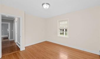 692 Hope St 2, Bristol, RI 02809