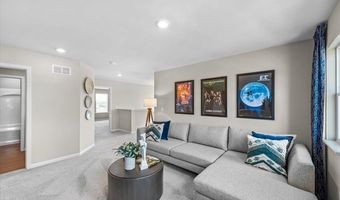 393 W Point Cir, Algonquin, IL 60102