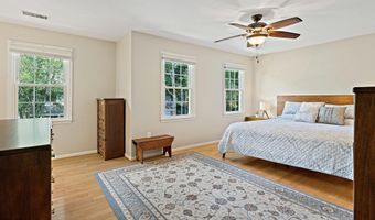 9220 BURNETTA Dr, Annandale, VA 22003