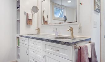 26 Tabert Ln, Belgrade, ME 04917