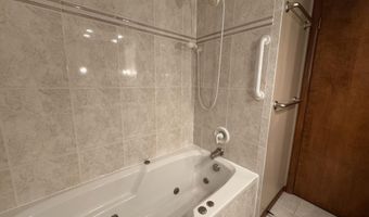 1733 Marshall Rd, Aberdeen, SD 57401