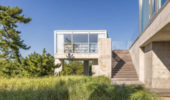 55 Dunes Ln, Amagansett, NY 11930