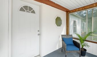 126 Chester Rd, Raymond, NH 03077