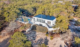 54 Sand Castle Ln, Amagansett, NY 11930