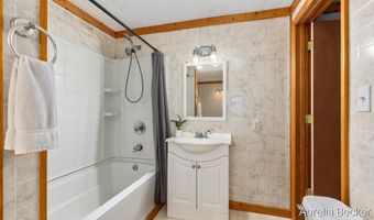 425 S Cedar St, Allegan, MI 49010