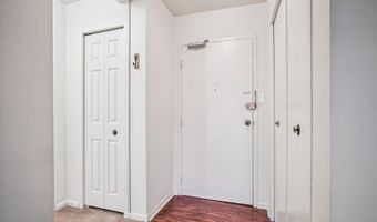 6631 WAKEFIELD Dr 319, Alexandria, VA 22307