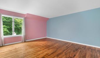 1 Mountaincrest Dr, Cheshire, CT 06410