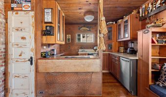 10 11TH St, Beach Haven, NJ 08008