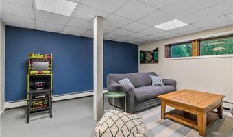 46 Steamboat St, Jamestown, RI 02835