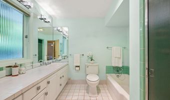 1228 11TH St, Astoria, OR 97103