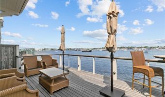 19 Defenders Row 19, Newport, RI 02840