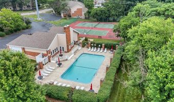 1034 Alpine Ridge Dr G6, Ballwin, MO 63021