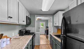 40 Glen St, East Providence, RI 02915