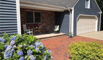 2 Marywood Ln, Cumberland, RI 02864