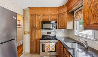 30 Clark Pl, Avenel, NJ 07001