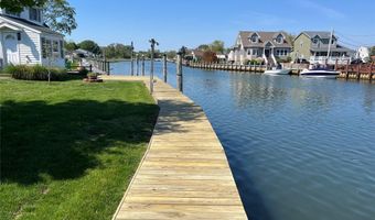 20 Bayview Ln, Amityville, NY 11701