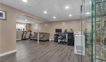 8 Gale Ct, North Providence, RI 02904