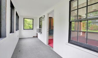 28 Arlington Rd, Coventry, CT 06238