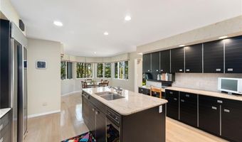 125 Woodruff Ave, Narragansett, RI 02882
