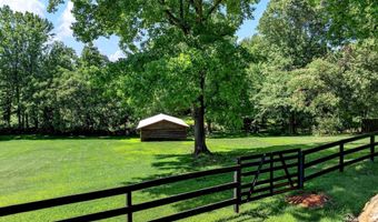 1064 Knollwood Acres Rd, Boiling Springs, SC 29316