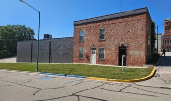 109-111 W Hazel St, Albion, IN 46701