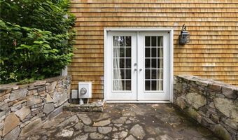 150 Delta Dr, North Kingstown, RI 02874