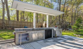 10405 BOSWELL Ln, Potomac, MD 20854