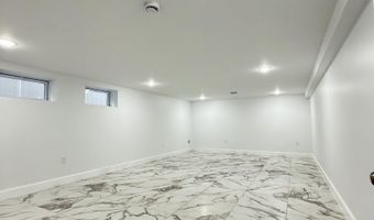 92 W 6TH St, Bayonne, NJ 07002