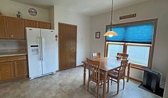 5014 Waller St, Ames, IA 50014