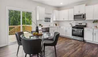 608 Country Oak Dr, Weaverville, NC 28804