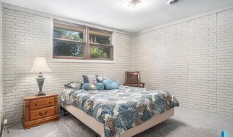 1212 E Cedar St, Brandon, SD 57005
