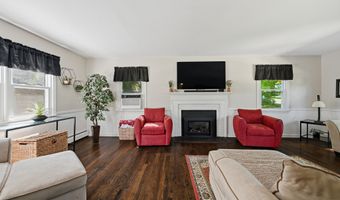 8 Winthrop Rd, Bethel, CT 06801