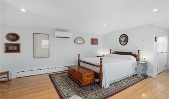 3 Harold St, Newport, RI 02840