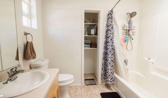 102 GARDEN Cir, Bloomfield, NM 87413